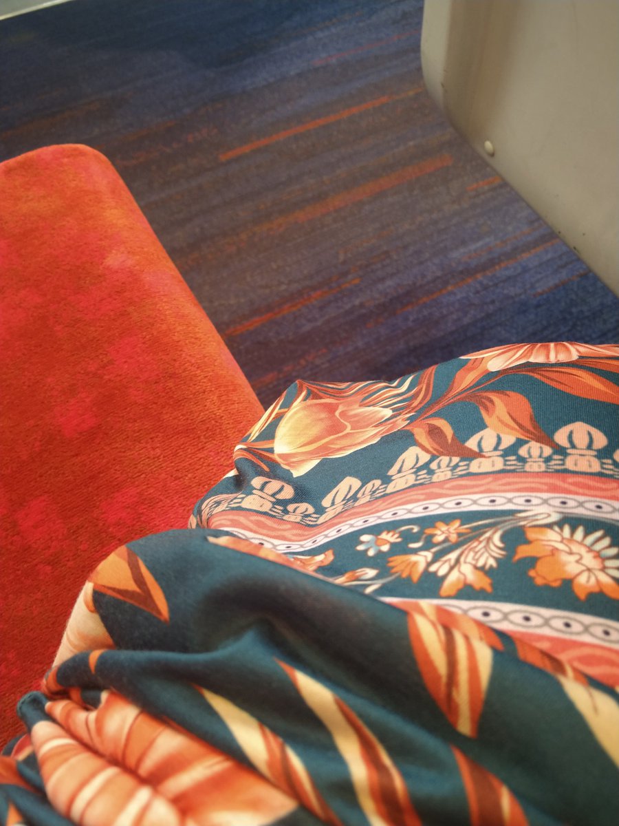 Turns out I've camouflaged myself on the train to Birmingham this morning. #crosscountrytrains #smartcasual? #awesomejob