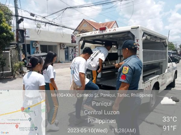 paniquips's tweet photo. Paniqui MPS, Tarlac PPO
PNP LIBRENG SAKAY

On May 10, 2023 at about 11:20 in the morning, Personnel of Paniqui MPS led by PCMS Edgar G Reyes, Team Leader/Alert Team Bravo, conducted  “PNP Libreng Sakay Program”.

#SerbisyongNagkakaisa
#ToServeAndProtect https://t.co/njxxzr3EDU