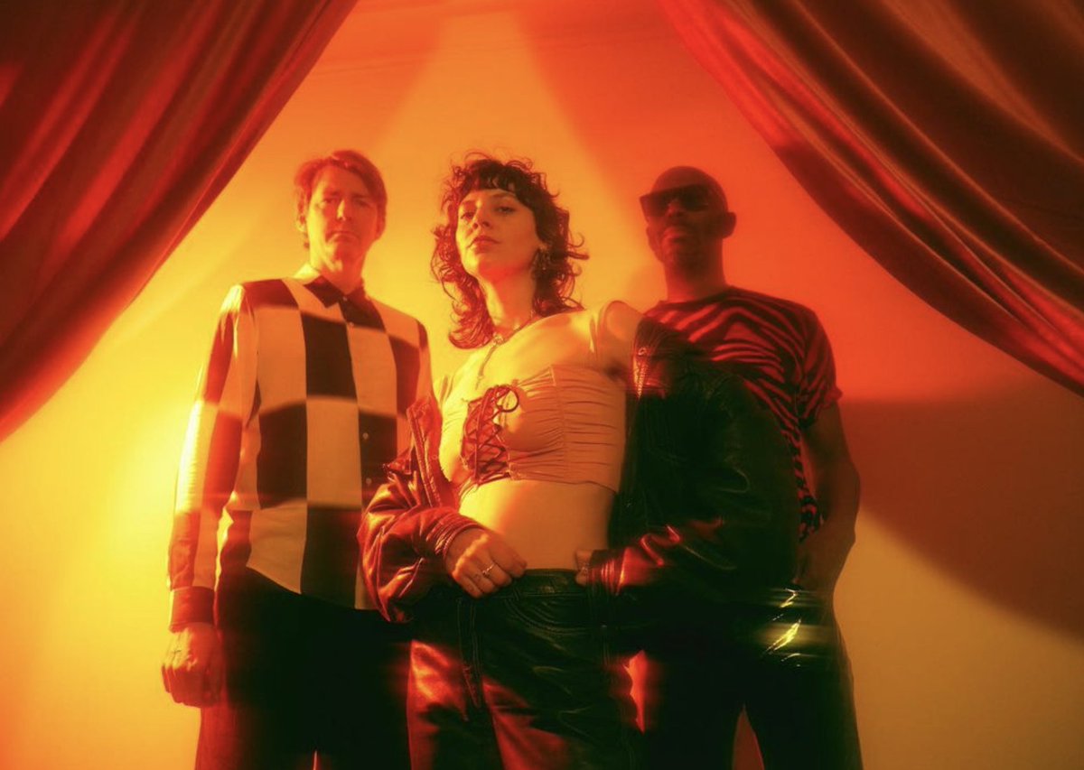 Replay du passage de <a href="/CampClaude/">Camp Claude</a> sur <a href="/franceinter/">France Inter</a> #CôtéClub ✨

Live &amp; interview: radiofrance.fr/franceinter/po… 📻