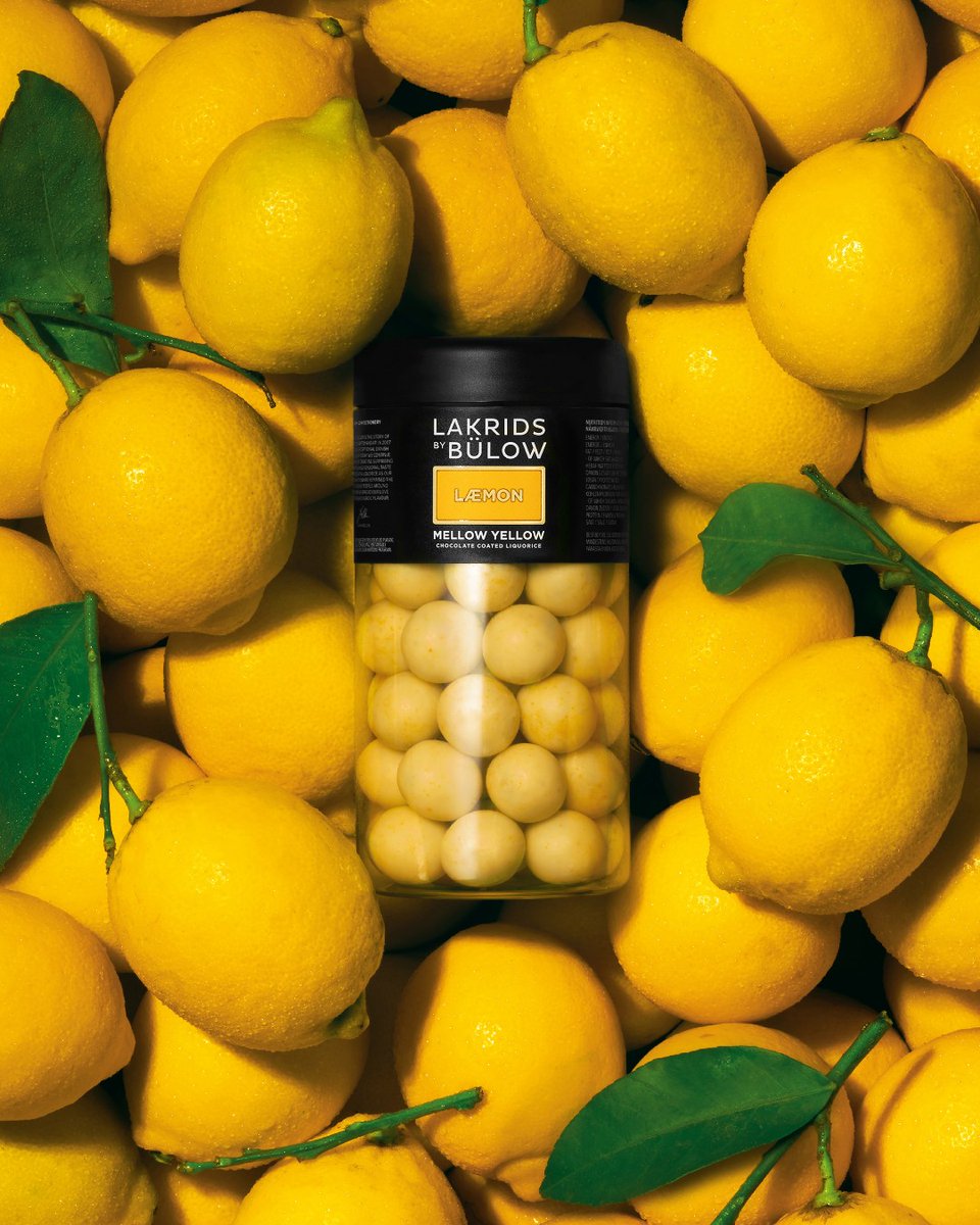 When life gives you lemons - combine them with Danish gourmet liquorice! 🍋 We are thrilled to welcome back LÆMON - MELLOW YELLOW as this year's summer limited edition! Available in stores and online today 🖤 #lakridsbybulow #danishconfectionery #wemaketheworldloveliquorice