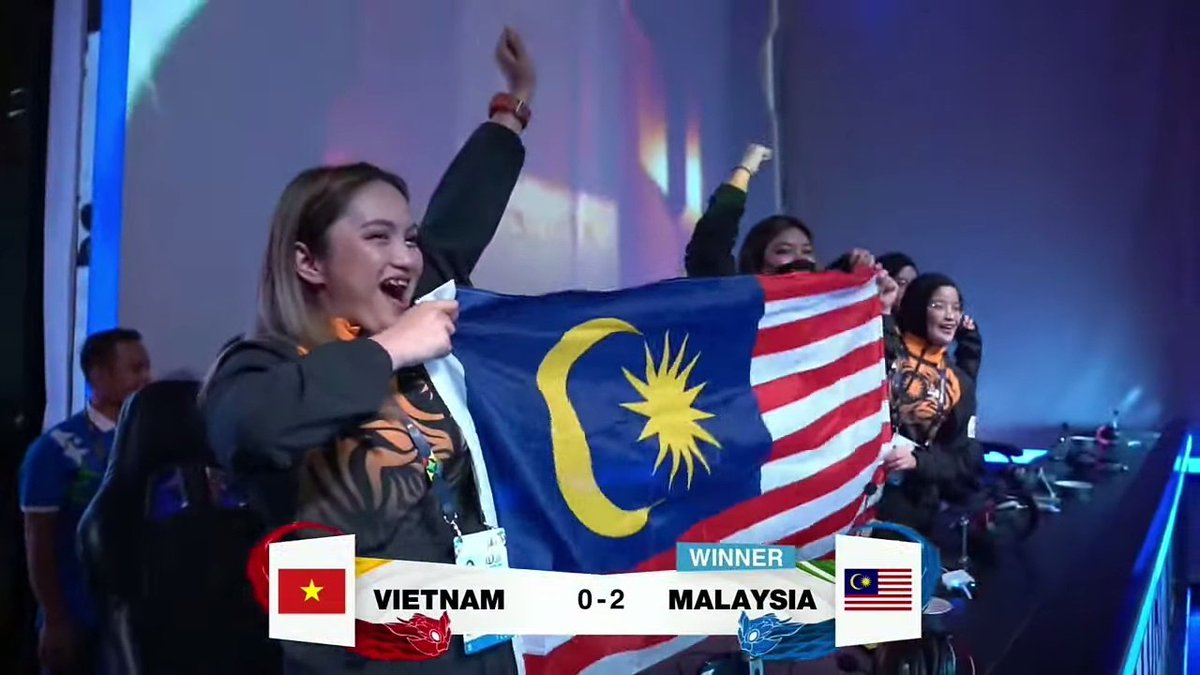 48esports's tweet photo. Tim Putri Malaysia berhasil mendapat medali Perunggu dari divisi Mobile Legends setelah taklukkan Vietnam #SEAGames2023 https://t.co/riutDmKpiD