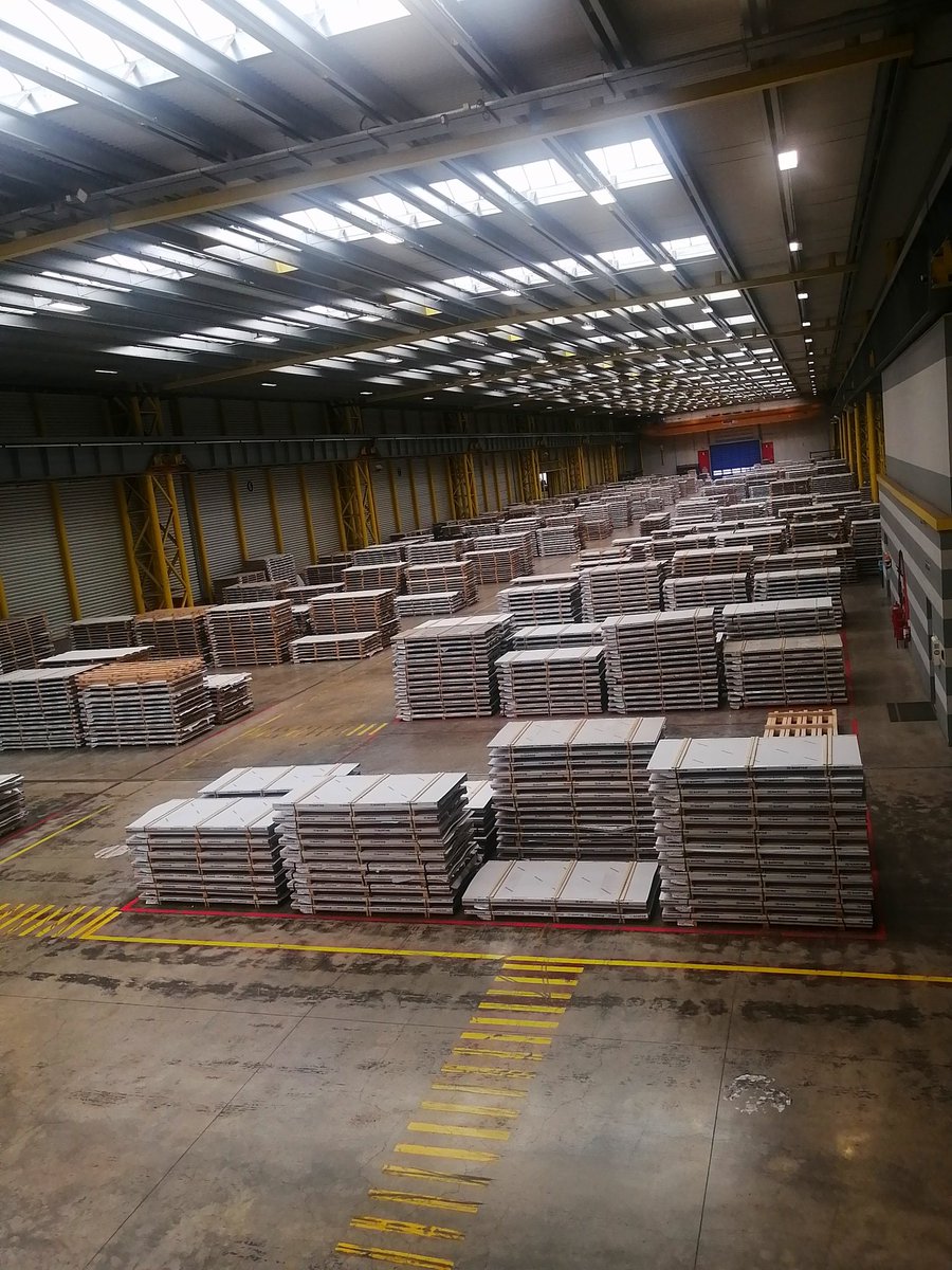 eagle_019's tweet image. Acıkınca gözüme gofret gibi görünüyorlar :))
#gosb