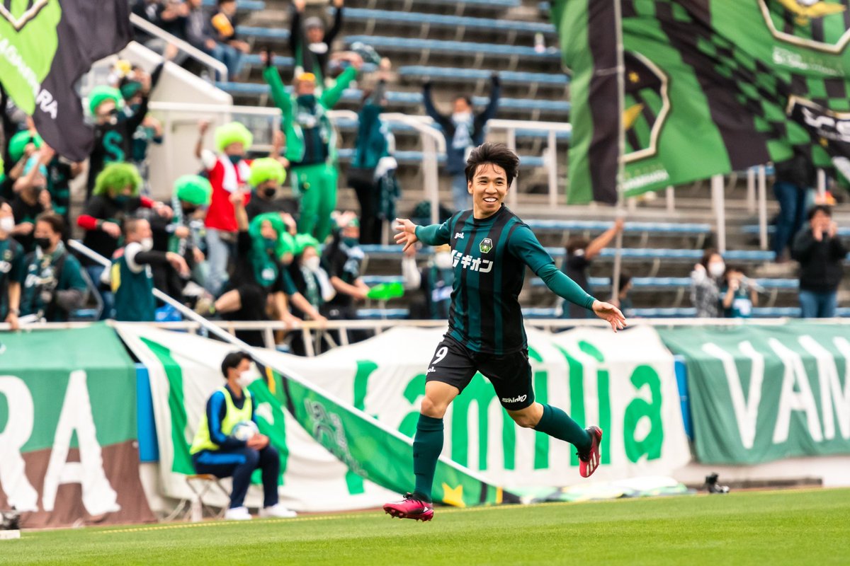 sc_sagamihara's tweet photo. 🟩⬛️🟩⬛️🟩⬛️🟩⬛️
#SC相模原
クラブ創設1000ゴール
まであと3ゴール!🎖️
🟩⬛️🟩⬛️🟩⬛️🟩⬛️
#SC相模原1000ゴール予想 をつけて皆さんの選手の予想をツイートしてください💬抽選で1名の方に該当選手のサイン入りグッズをプレゼントします🙆♂️🎉
1人1選手まで☝️
#SC相模原 || #SCS https://t.co/sExOvDVMdg