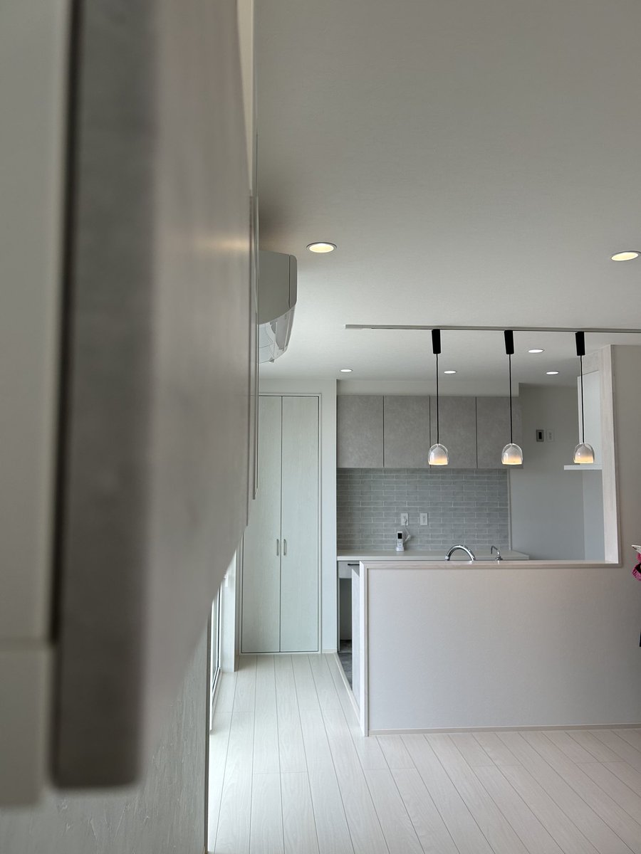 こんにちは✨
今日は新築の撮影会に行ってきました！

お施主様のこだわりがたくさん詰まったお家でした🤩

撮影📸していてとても楽しかったです！

#杉森建設 
#こだわりの家 
#吹き抜け 
#工務店だからつくれる家 
#マイホーム
#富士市