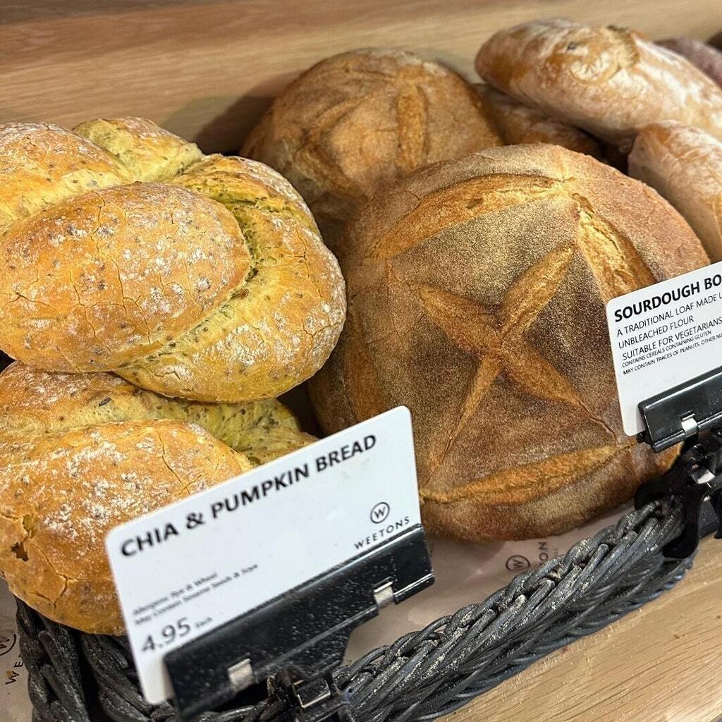 Freshly Baked Bread 🍞

Choose from our many rustic loaves including Sourdough and Chia and Pumpkin 😋 

📍Available at Leeds and Harrogate

#harrogate #harrogatelife #leeds #leedslife #freshbread #sourdough instagr.am/p/CsGGiakMNse/