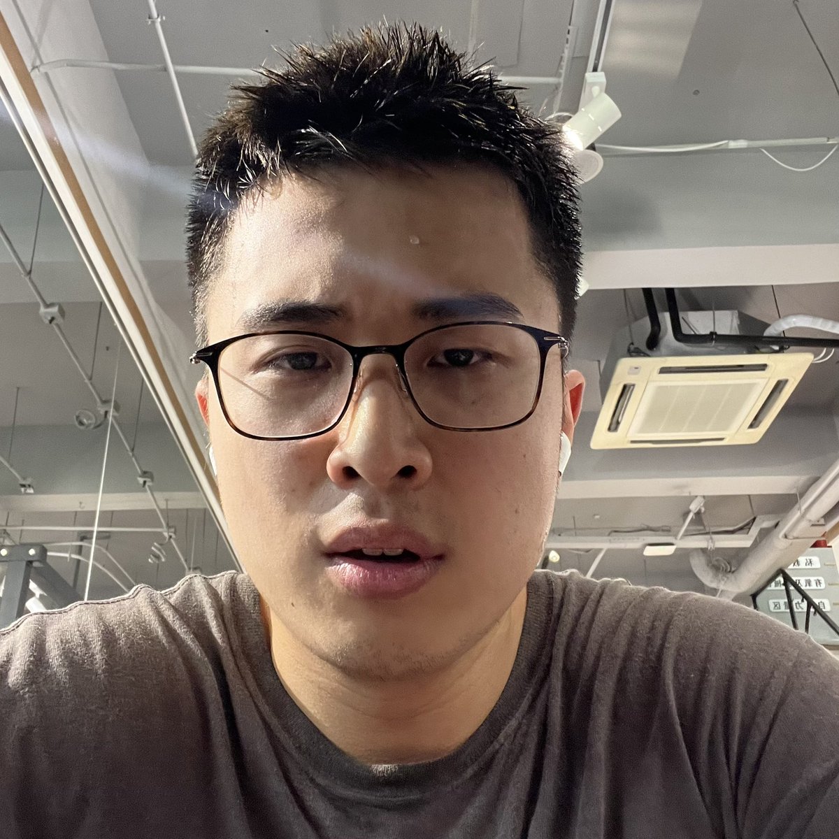 Robin on Twitter "像直男"