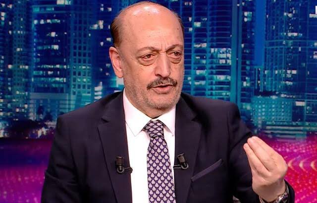 Güne bir fıkra bırakalım.
Ülkenin çalışma bakanı memur maaşının en düşük işçi maaşına çıkacağını vaat ediyor. Dikkat ediniz memur maaşı zamlanırsa en düşük işçi maaşına çıkacak. 
#MemurAffetmeyecek