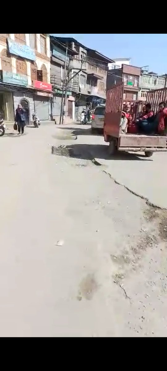 WaseemShalla2's tweet photo. Attention
Road from Khayam Chowk to Munawar Abad in a dilapidated condition despite bearing heavy traffic  load thereby leading to a great inconvenience to people. Urgent measures to be initiated to macdamize the road to ensure respite to people https://t.co/ixDJNeanmx