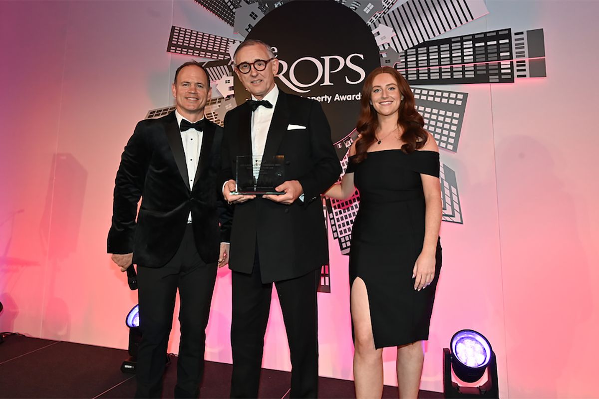RhenusWSUK's tweet image. Massive congratulations to @AYUKViews for winning three awards at #MidlandsPROPSAwards 

It was particularly great to see the #logisitics team winning Industrial Deal of the Year for our #sustainable #warehousing development in #Nuneaton by @BaytreeLP 👏