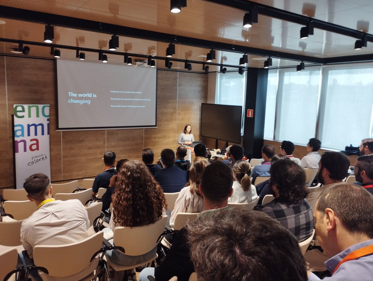 ENCAMINA's tweet photo. Arrancamos el #OpenAIHack en las oficinas de @MicrosoftES con unos equipos de excepción como @Adif_es, @MahouSanMiguel, @GrupoRomeu, @tiba e @idom. Abren sesión @adiazcan, Solveig Moro e Ignacio Dolz. On fire... 🔥🔥🔥 https://t.co/PHLWBlGqZg
