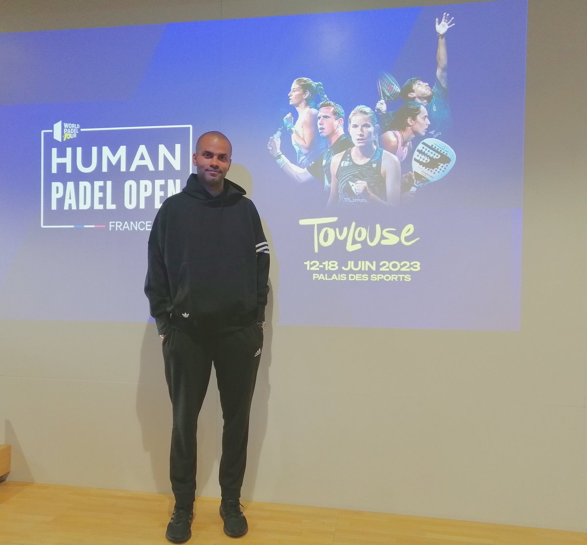 mrnaparis's tweet photo. Rencontre à l'instant pour #RTL2Toulouse ! @tonyparker est à #Toulouse pour présenter la 2eme édition du #HumanPadelOpen. À écouter dans la chronique sport demain à 9h45 et 17h45 RTL2 Toulouse 88.7
#tonyparker #padel #sport #Toulouse #rtl2toulouse https://t.co/jNIFsNh40Y