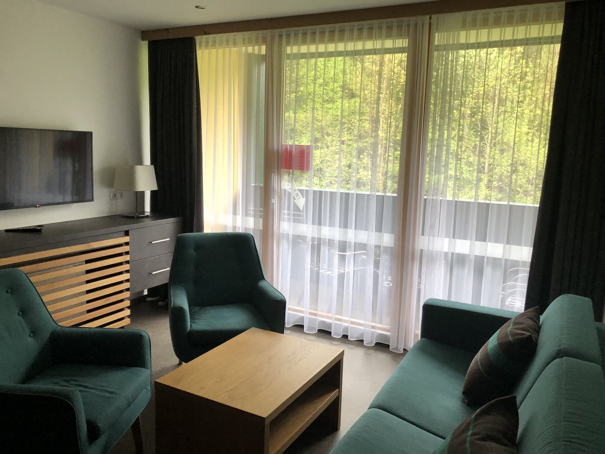 IulianaGal1's tweet image. Beautiful apartments in #AlpineClub we have !! #VacationVibes #visitaustria 🌲🌲#Alpes