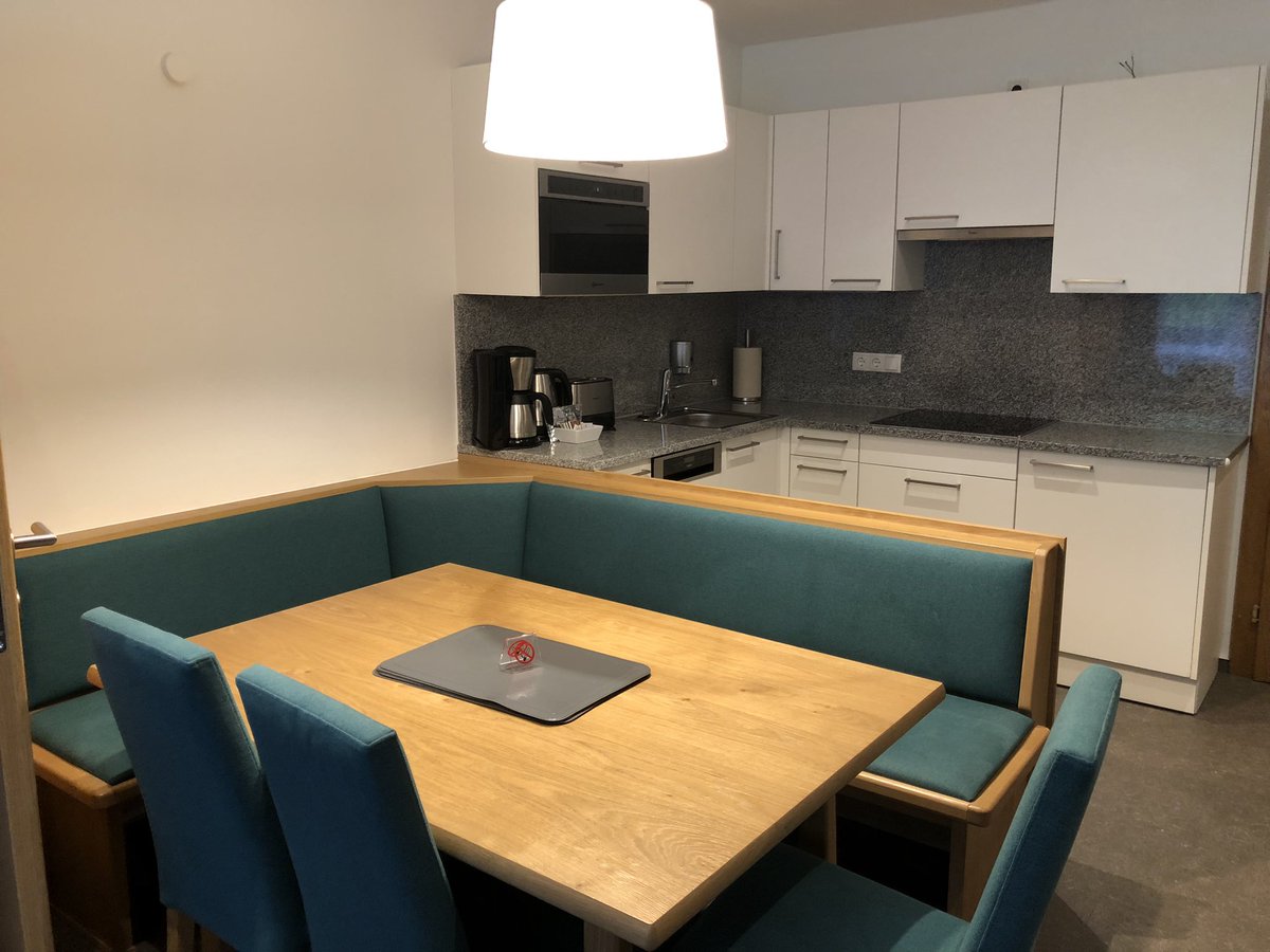 IulianaGal1's tweet image. Beautiful apartments in #AlpineClub we have !! #VacationVibes #visitaustria 🌲🌲#Alpes