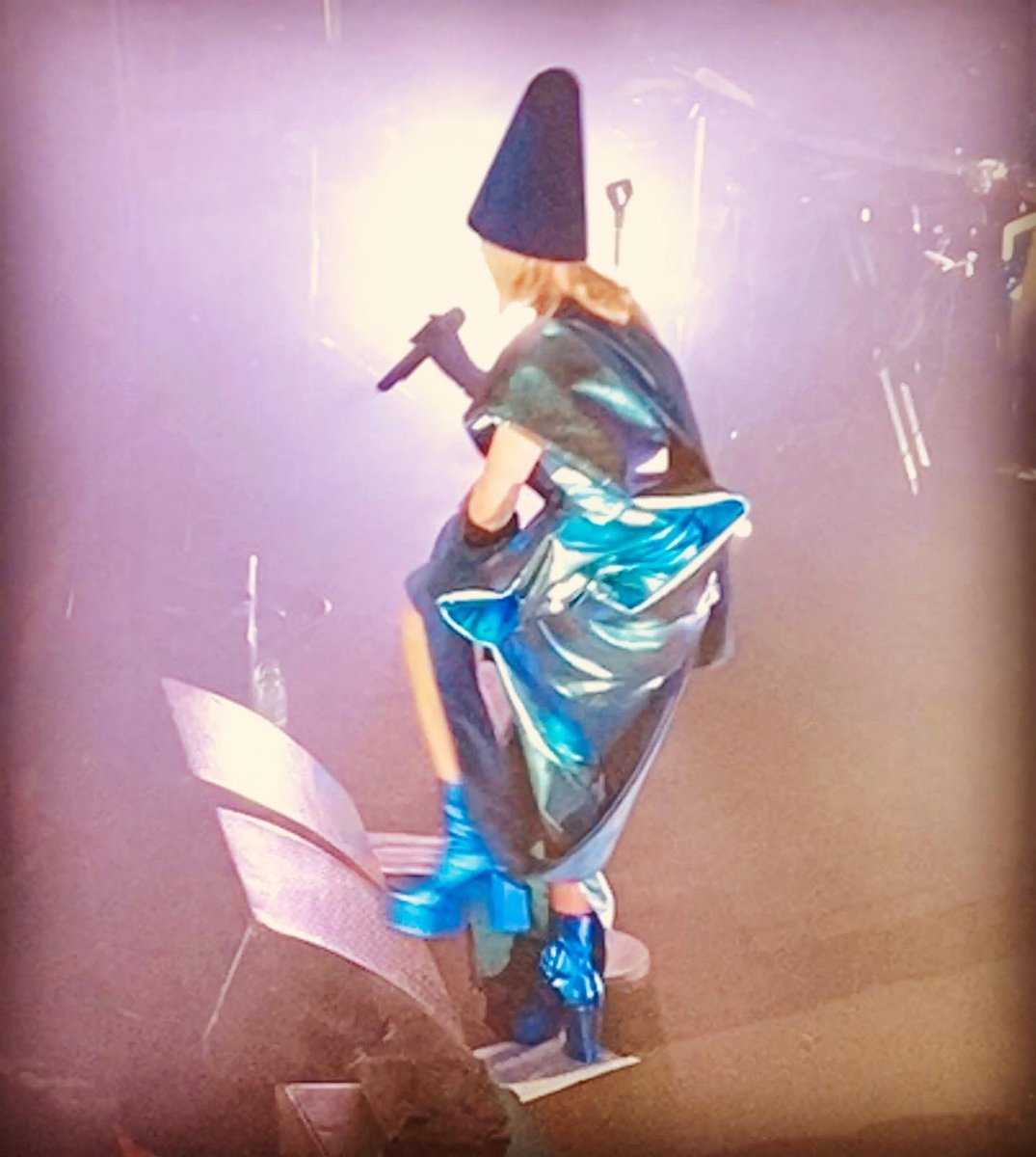 Sophie Nixon Art tweet media