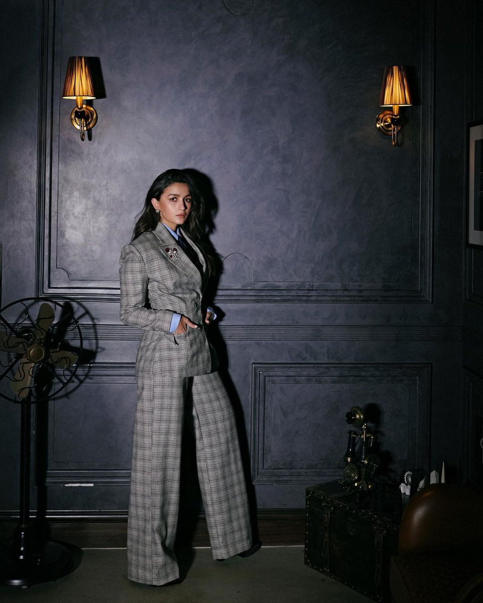 Alia becomes the first Indian Global Ambassador for the Italian luxury fashion house Gucci. To make an appearance at its 2024 show in Seoul.

#AliaBhatt #GucciBamboo1947 #GUCCI #GucciCosmos #entertainment #Bollywood #alia
