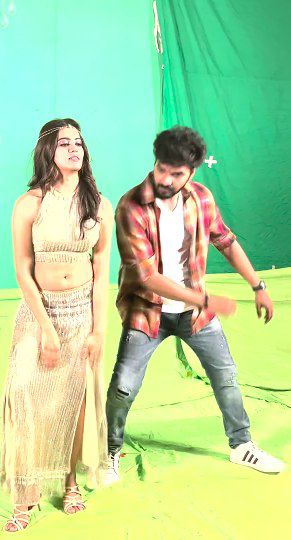 Fv1Z1O_aEAACOmb?format=jpg&name=small