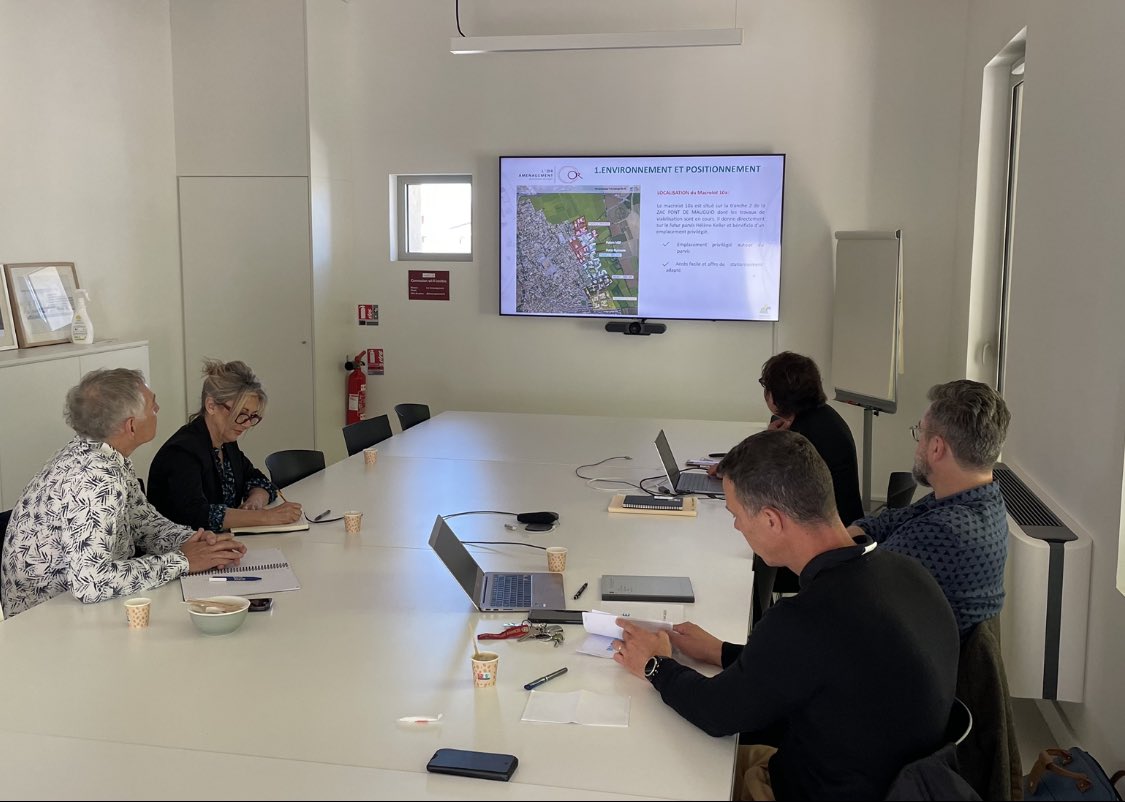 <a href="/paysdelor/">Pays de l'Or Agglomération</a> présentation de la ZAC Font de Mauguio par Frédérique Saury directrice générale déléguée. Avec <a href="/PattyMoullinT/">Patty Moullin-Traffort</a> conseillère départementale <a href="/Heraultinfos/">Département de l'Hérault</a> .