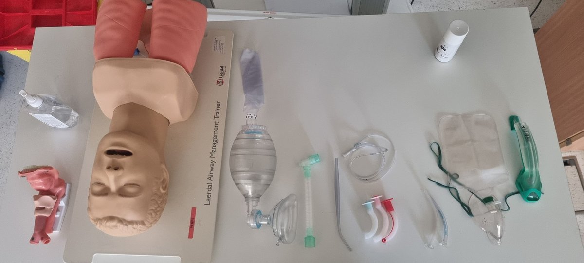 Skully48109675's tweet image. All ready for @ResusCouncilUK Advanced Life Support @uclh 

Improving patient experiences by training and developing our teams
@jhartin @probert_david @vsweeney431 
#PERRT
#Teamwork
#safety
#Improving
#kindness