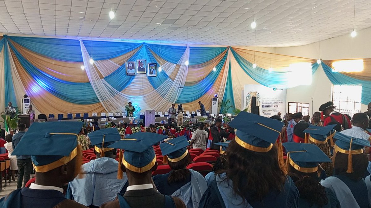 Merited_Favours's tweet photo. Great Jossite. Congratulations 33 &amp; 34th Convocation is currently ongoing #Jossite #Unijos https://t.co/JVxAp63Ehy