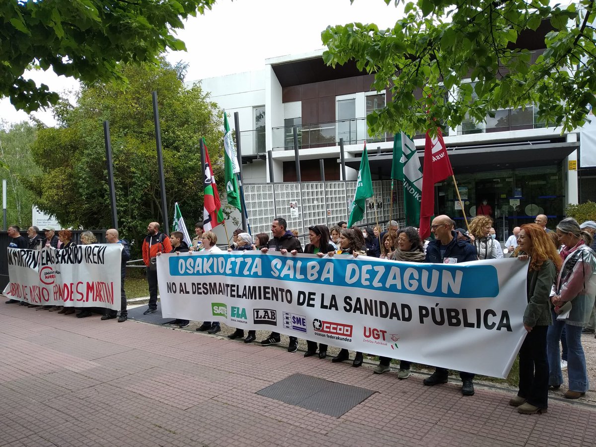 UGT_SP_EUSKADI's tweet photo. #Osakidetza La precarizaciรณn laboral en la Sanidad afecta directamente a la calidad de la atenciรณn que reciben las usuarias y usuarios https://t.co/0SMm88ffk7 #Zerbitzu Publikoak UGT #ServiciosPublicos #UGT #HuelgaOsakidetza18y19M https://t.co/0dvDEilIXA