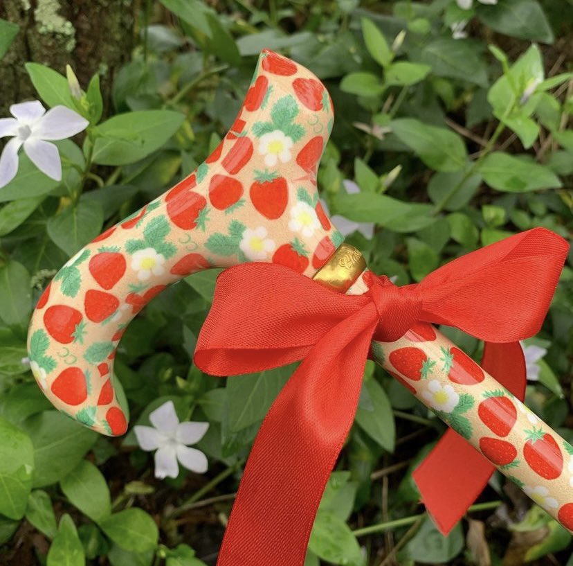 Delicious design ! Strawberries….perfect for those Afternoon tea parties , just one of the gorgeous designs in stock <a href="/walkingsticks_/">The Walking Stick Store</a>  <a href="/WesleyStTraders/">WesleyStreet</a>  @YourSouthport  #walkingsticks #classiccanes