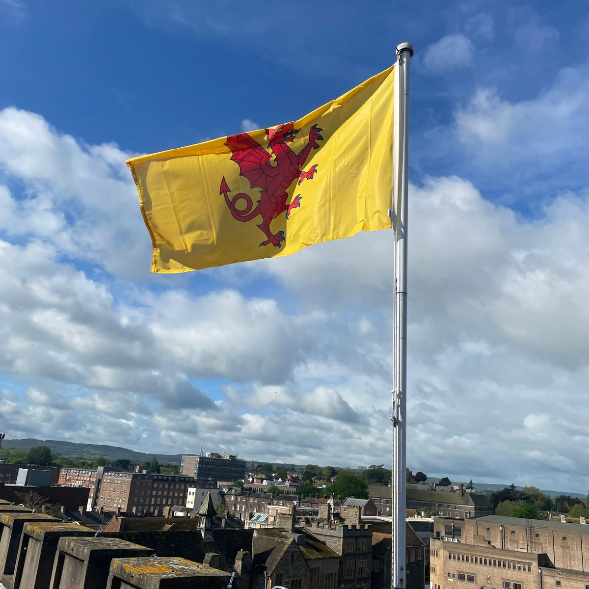Here at The Castle, we have always been proud of our Somerset Heritage, shouting loud about the people & producers for many years.

We’re delighted to #flytheflag for @SomersetDay today!
-
-
-
-
-
#somersetday2023 #somerset #happysomersetday2023