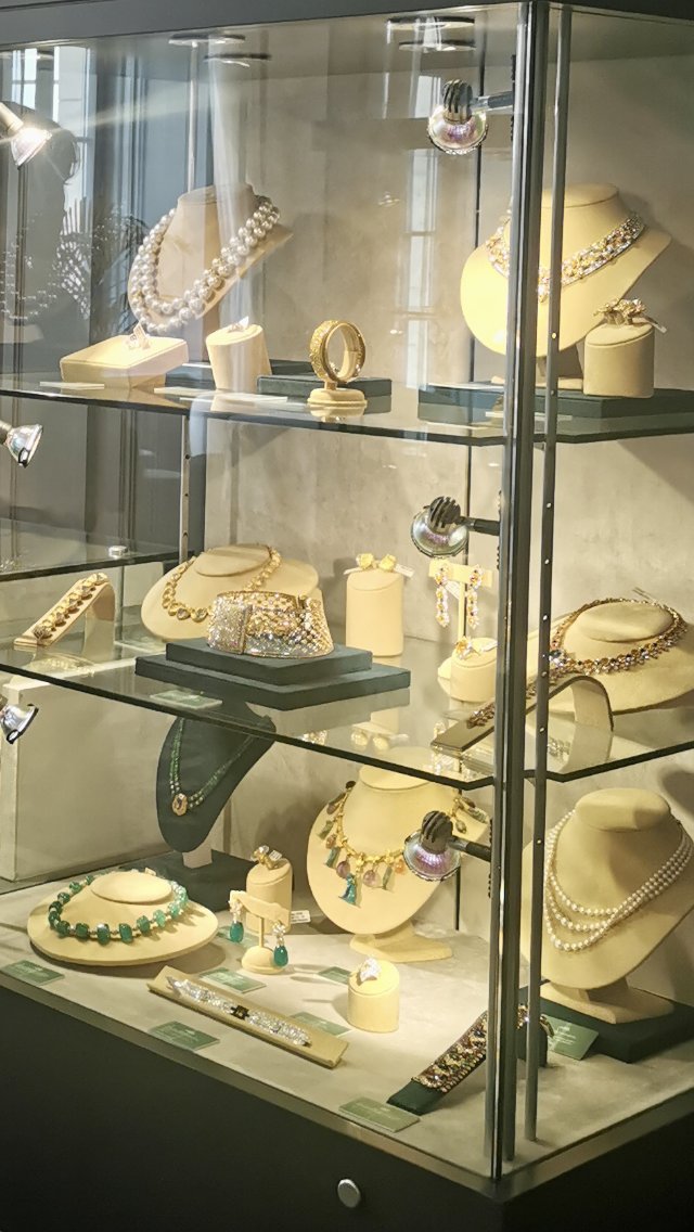 Visionnaire Moralmoda Media tweet media