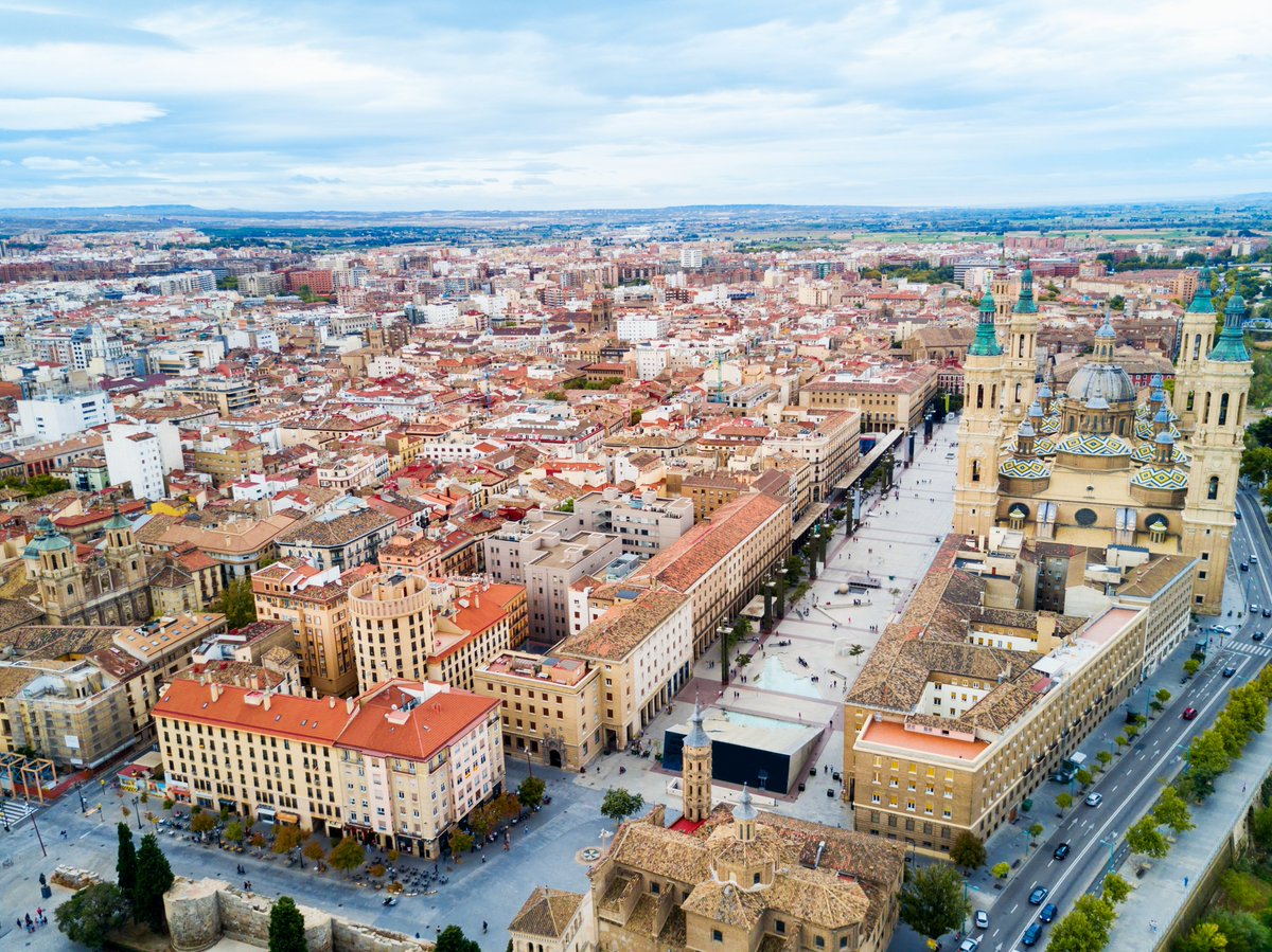 El #GobiernoZGZ ha aprobado esta mañana la denominación de nuevos nombres para viales de la ciudad:
👉al municipio zaragozano de Sestrica,
👉a la actriz Laura Gómez-Lacueva, fallecida el pasado marzo,
👉a la cupletista Corita Viamonte, 
👉al dibujante Carlos Sánchez Ezquerra.