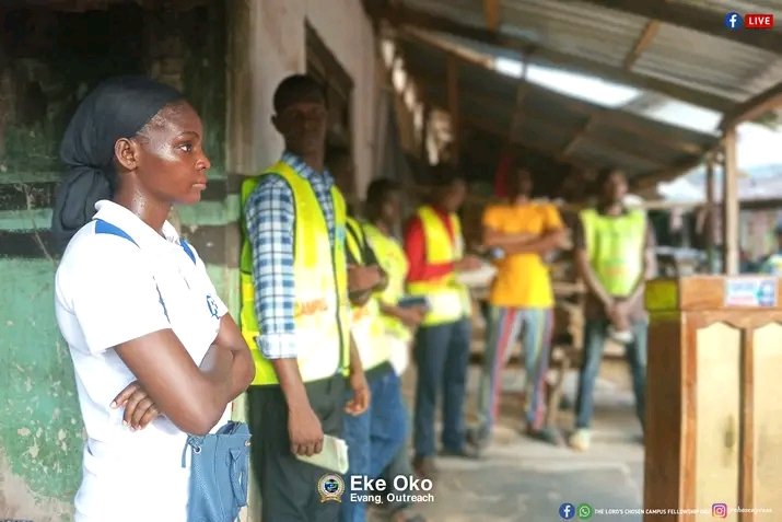 Tlccf_oko's tweet photo. We thank God for the success of the outreach today @Eke Oko market. We are grateful to God for using our brethren to spread the Gospel fulfilling the word of God (Mark 16:15) and supporting the mandate of this ministry (Win ten billion souls).
#ChosenPress
#okochapter https://t.co/o22abeclYC