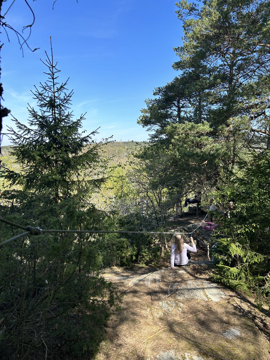 Miss Jones tweet media