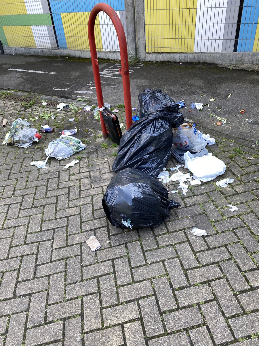 Last week new figures from ⁦<a href="/harrow_council/">London Borough of Harrow</a>⁩ revealed 10,000 flytips in the borough last year; 30 a day on average: so why on earth have @HarrowConservatives cut street cleaning and axed TWO-THIRDS of the staff chasing down the flytippers?