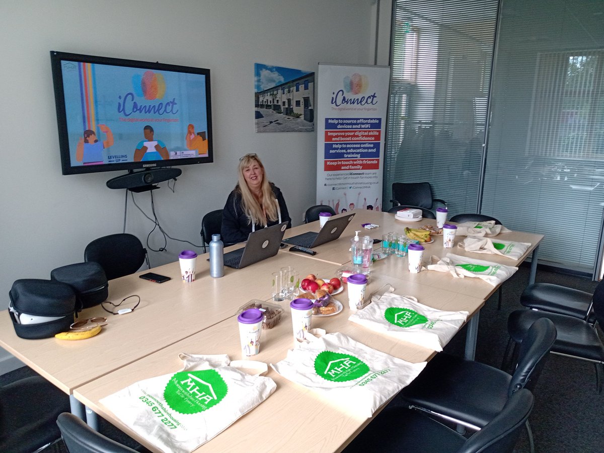 All set up for our 2nd volunteer induction, so excited to bring more #digitalchampions to Monmouthshire! 
#iconnect #UKSPF #levellingup #ffyniantbro #volunteer #monmouthshirehousing