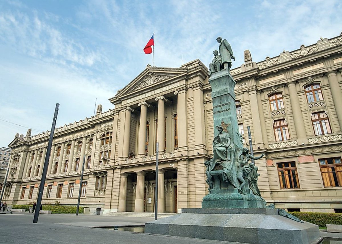 LithiumPowerLPI's tweet image. A sudden change in the balance of power in Chile is raising doubts on proposed new mining laws. Conservative parties now are in the majority, holding 60%+ of Council members. Positive outcomes could emerge re foreign investment and economic activity. ow.ly/OOan50Olc8y