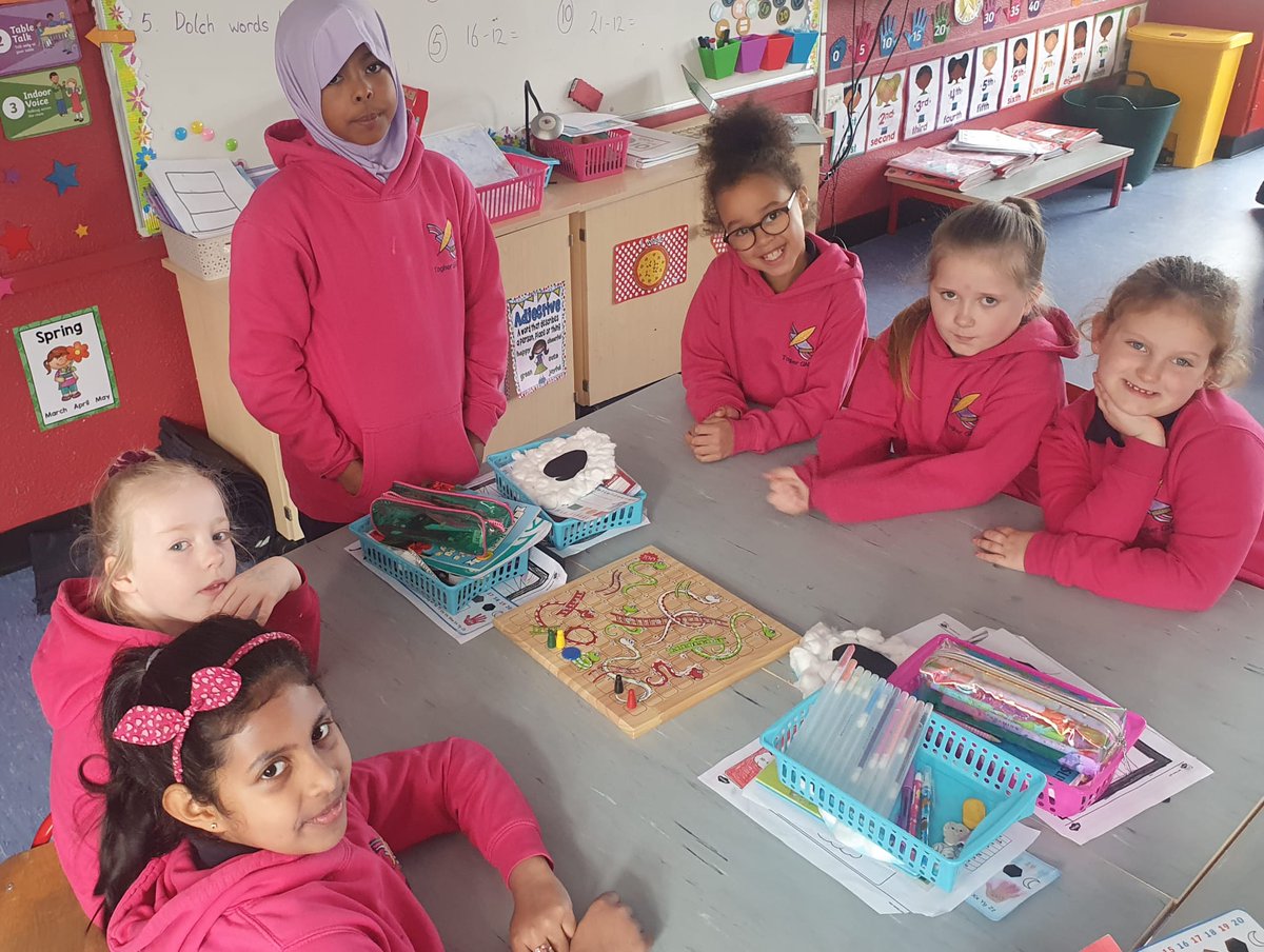 TogherGirls's tweet photo. Ms.Hurley's 1st class @TogherGirls enjoyed learning stations with their 3rd class buddies.The theme of this visit was money.
Maith sibh a chailìnì 👏
@PDSTPrimarySTEM @cork_cesc @mathsweek #number #mathsstations #activelearning #togher https://t.co/uDtUGwLfcd
