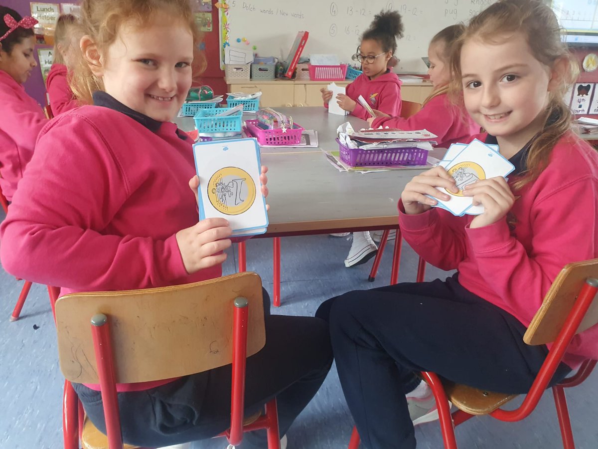 TogherGirls's tweet photo. Ms.Hurley's 1st class @TogherGirls enjoyed learning stations with their 3rd class buddies.The theme of this visit was money.
Maith sibh a chailìnì 👏
@PDSTPrimarySTEM @cork_cesc @mathsweek #number #mathsstations #activelearning #togher https://t.co/uDtUGwLfcd