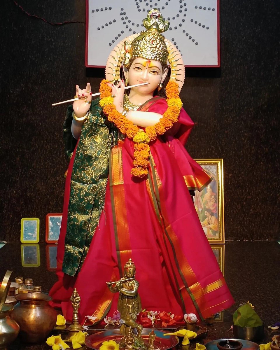MAPrabhav's tweet photo. Took Blessings of Shree Krishna on the occasion of 18th Vardhapan Divas at Shree Krishna Mandir, Calconda, Margao. https://t.co/pwIXYOaRjk