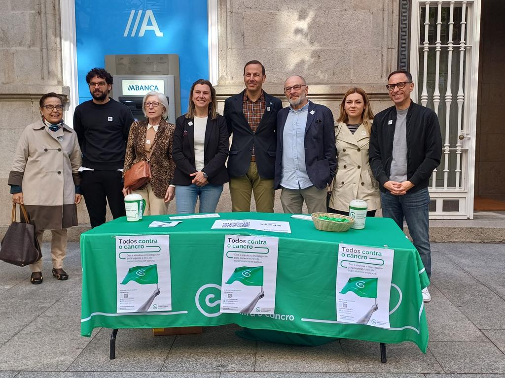 PacoOU2023's tweet photo. 👉🏽 É importantísimo colaborar coa Asociación Española Contra o Cancro. 
Os datos sinalan que 1 de cada 2 homes e 1 de cada 3 mulleres padecerán esta enfermidade ao longo da súa vida. 
O cancro é un asunto de todos.

Hoxe estarán na rúa do Paseo para recibir donacións. https://t.co/9WSFZvfZZ2