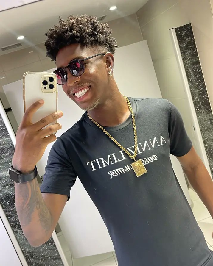 Obrigado senhor por +1 ano de vida 🙌🏿👏🏿🎂 20 anos