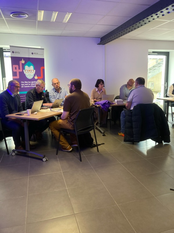 ludes_richard's tweet photo. Une belle réussite pour le lancement de l’Académie IBM recrutement d’administrateur z system contrat pro avec préparatoire opérationnelle. 10 stands 4 entreprises dont IBM et le  centre Learnquest. Bilan 15 pré sélectionnés. Bravo à Amélie, Kadija  Suzanne pour l'organisation. https://t.co/0OroRlFpbI