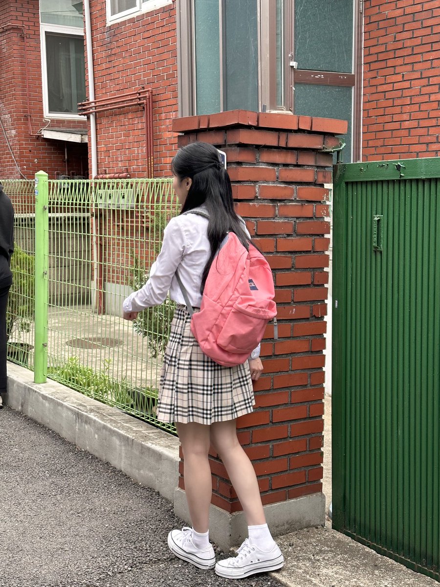 KWONEUNBI's tweet photo. [📸] ‘바보라고 불러도’ MV Behind

💗찾았다 내 사랑 내가 찾던 사랑💗
MV 속 은비 덕분에 첫사랑 기억 조작 완.

#권은비 #KWONEUNBI
#KCM #바보라고불러도 https://t.co/IONrrjIP0Q