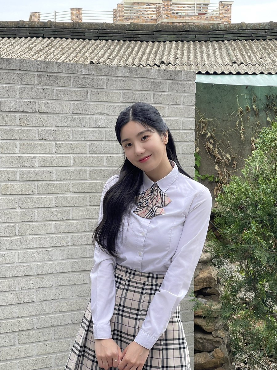 KWONEUNBI's tweet photo. [📸] ‘바보라고 불러도’ MV Behind

💗찾았다 내 사랑 내가 찾던 사랑💗
MV 속 은비 덕분에 첫사랑 기억 조작 완.

#권은비 #KWONEUNBI
#KCM #바보라고불러도 https://t.co/IONrrjIP0Q
