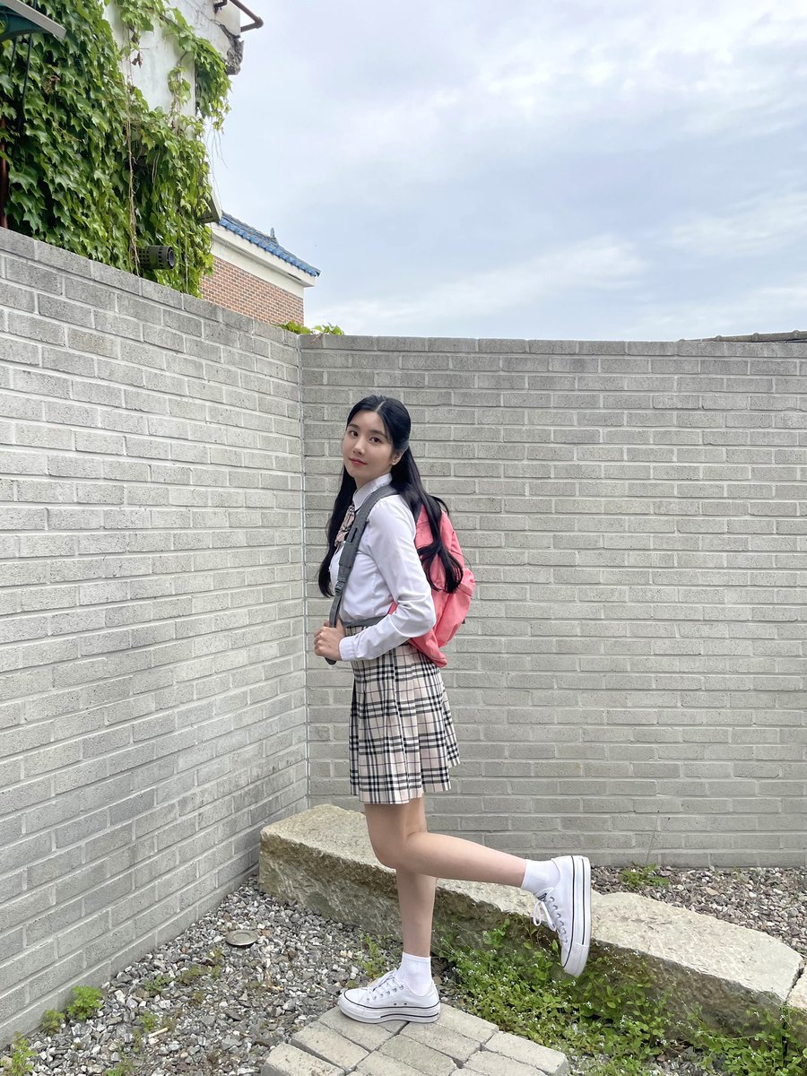 KWONEUNBI's tweet photo. [📸] ‘바보라고 불러도’ MV Behind

💗찾았다 내 사랑 내가 찾던 사랑💗
MV 속 은비 덕분에 첫사랑 기억 조작 완.

#권은비 #KWONEUNBI
#KCM #바보라고불러도 https://t.co/IONrrjIP0Q