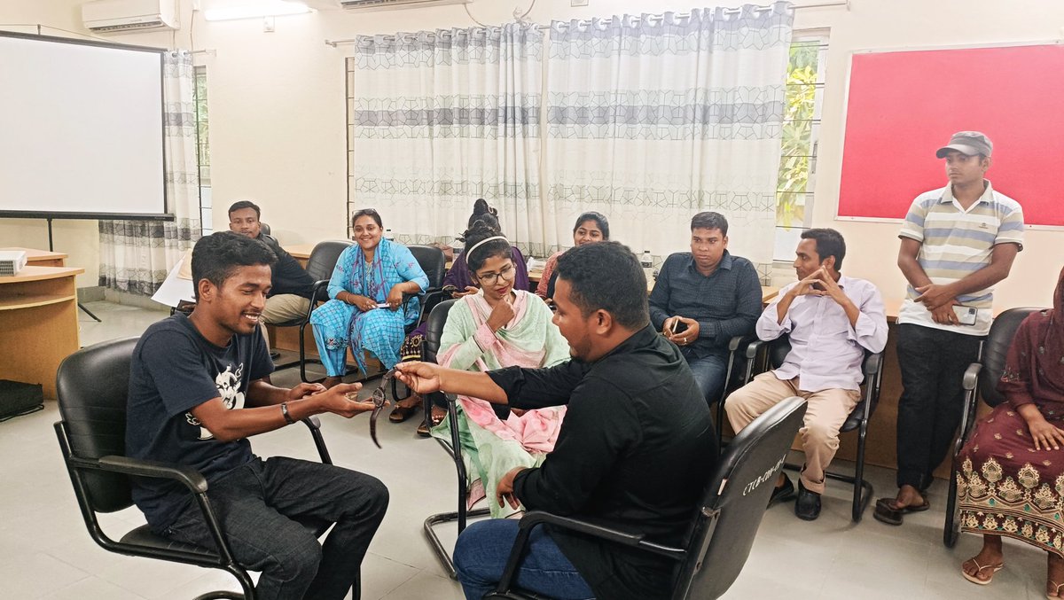 To tackle the climate crisis, youth leadership is crucial. They can be powerful advocates for gaining climate justice. #ccdb, assistance from #youthnetglobal, organized a two-day long training on Climate Change Advocacy with enthusiastic youth from coastal Bangladesh.