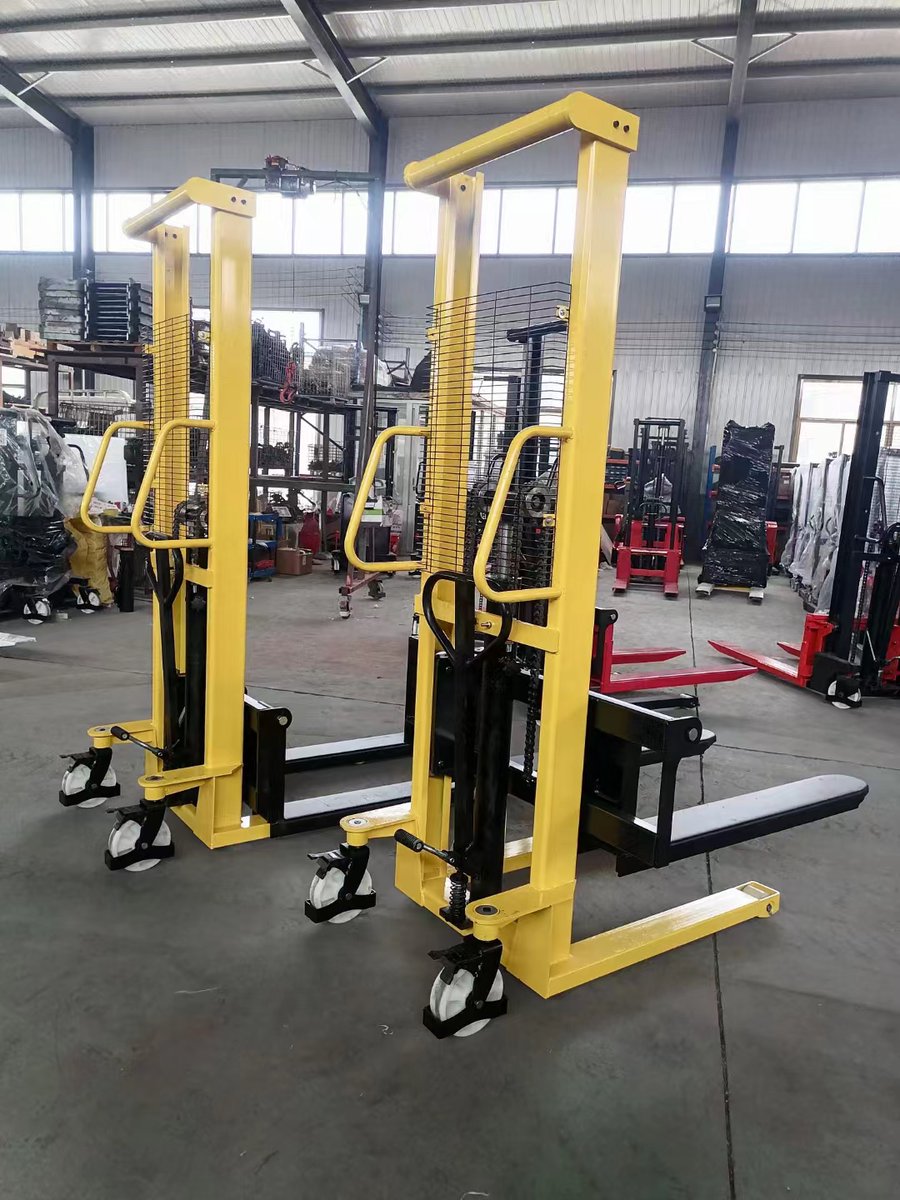 Delia334968301's tweet image. #manualstacker #handstacker #satcker #forklift #manualforklift
capacity:1ton 1.5ton 2ton
lifting height:1.6m to 3m
My wechat/whatsapp:008619833900950
My email:hg2@yiyinggroup.com