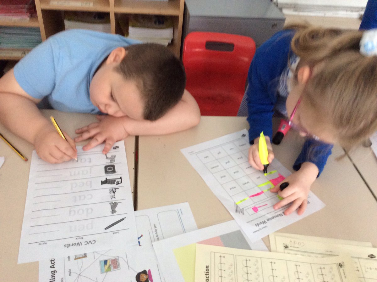GSPSGermany's tweet photo. Lots of phonics practice in @GSPSGermany today #GSPSPhonics https://t.co/kZzfAROE9S
