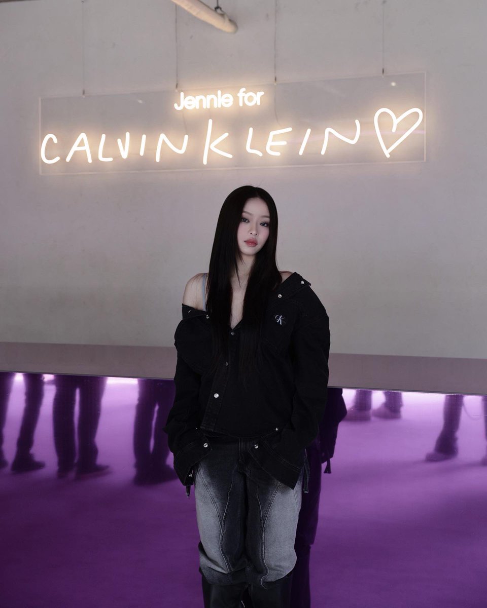 bbyqngels's tweet photo. first global event with @calvinklein and definitely an event to remember! here’s to many more 🤍 @calvinklein @jennierubyjane #mycalvins #ckpartner 

#JENNIEforCALVINKLEIN 
#ANGELxCalvinKlein https://t.co/OtIGP6XqEx