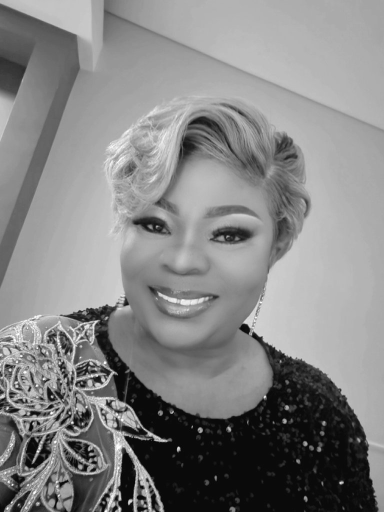 KayiDogbe's tweet image. &quot;Laisser parler les gens&quot; dit-on mais s&apos;assurer que vous êtes sur le bon chemin. Recevoir les #critiques est vital ds le process de construction de l&apos;homme. Acceptons les #constructives &amp;amp; ignorons les destructives, vides &amp;amp; vaines. Soyez forts et croyez en vous. #Shape your #mind.