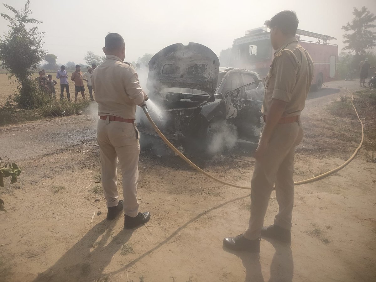 aligarhfire's tweet photo. #fire_fighting जनपद अलीगढ में अग्निशमन तथा आपात सेवा गभाना की यूनिट द्वारा ग्राम देवपुर सोमना थाना गभाना मे  गाड़ी न० यू पी 37 आर 5950 मे लगी आग को बुझाया गया आग लगने का कारण शोर्ट सर्किट बताया गया उक्त घटना में कोई जनहानि नही हुयी | https://t.co/ZjPEQ6d0BQ