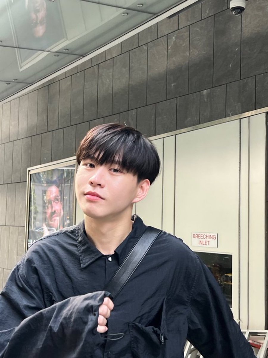 HomujYu12o's tweet photo. สนิทเหมือนจรัญสนิทวงซ์ แล้วถ้าถึงบางรักจะรักพี่ไหม

#𝕓𝕓𝕧𝕖𝕣𝕡𝕛 #บอวอย่อมาจากบีเวอร์
@bbverpj https://t.co/QInvu3KItB
