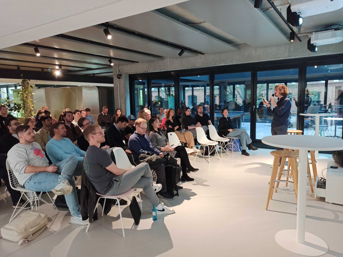 Decentriq tweet media